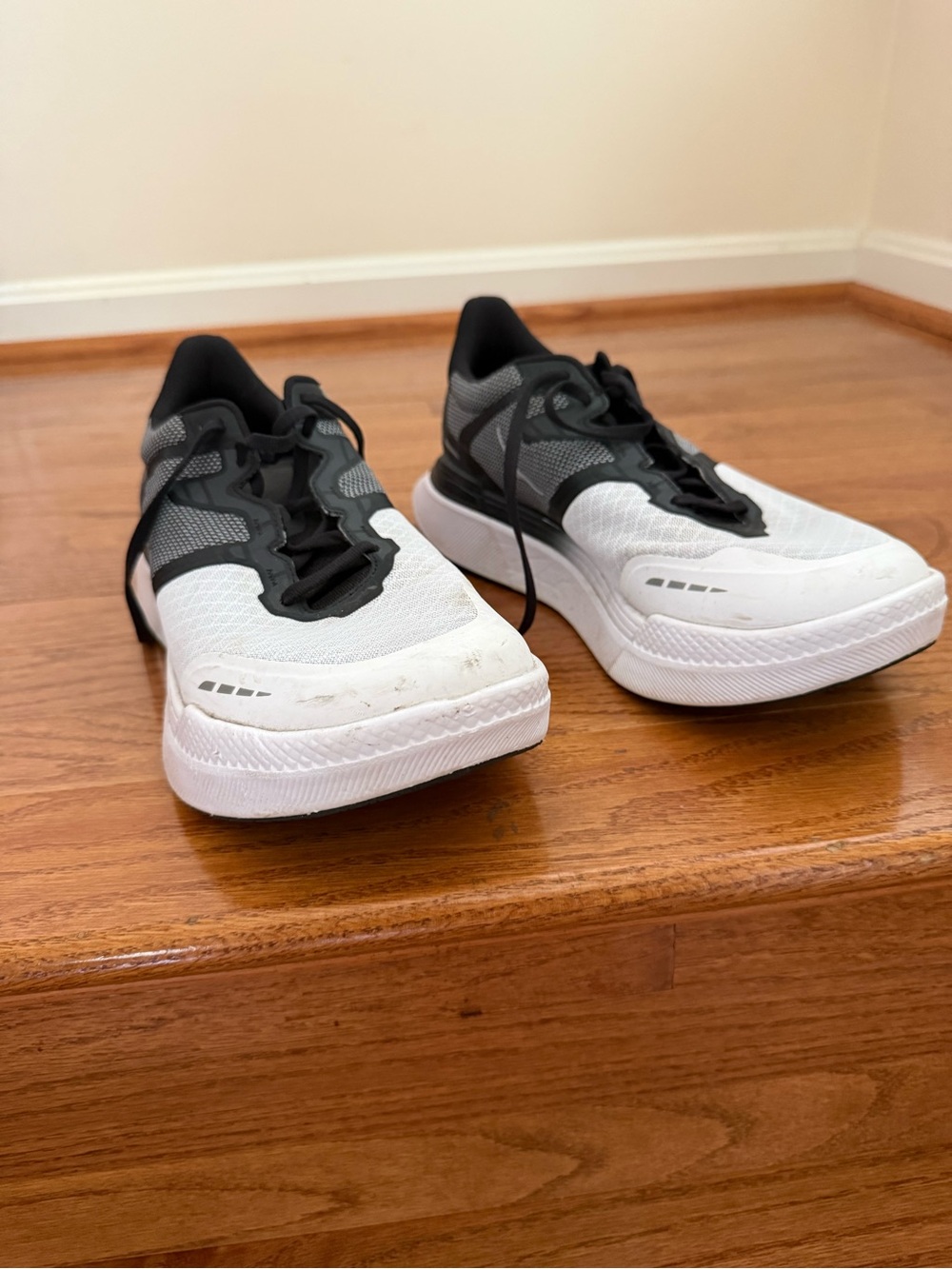 Hoka Transport X Men’s-Black and White